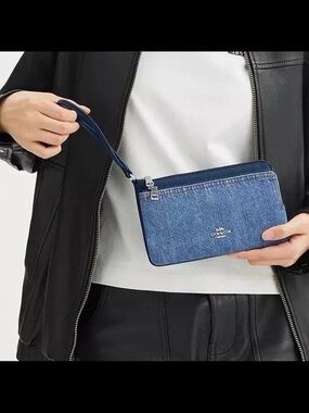 NWT Coach Denim Double Zip Wristlet  Wallet in Denim and Leather